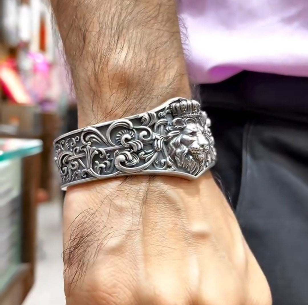 Lion Power Kada