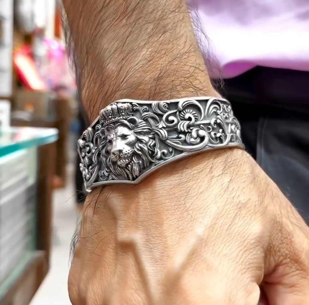 Lion Power Kada